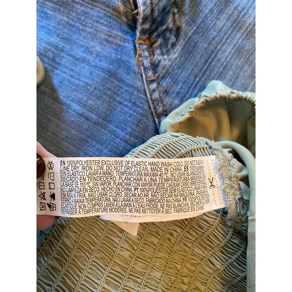 Forever 21 | Sage Green Coquette Style Peasant Style Crop | Size Medium - Picture 4 of 5